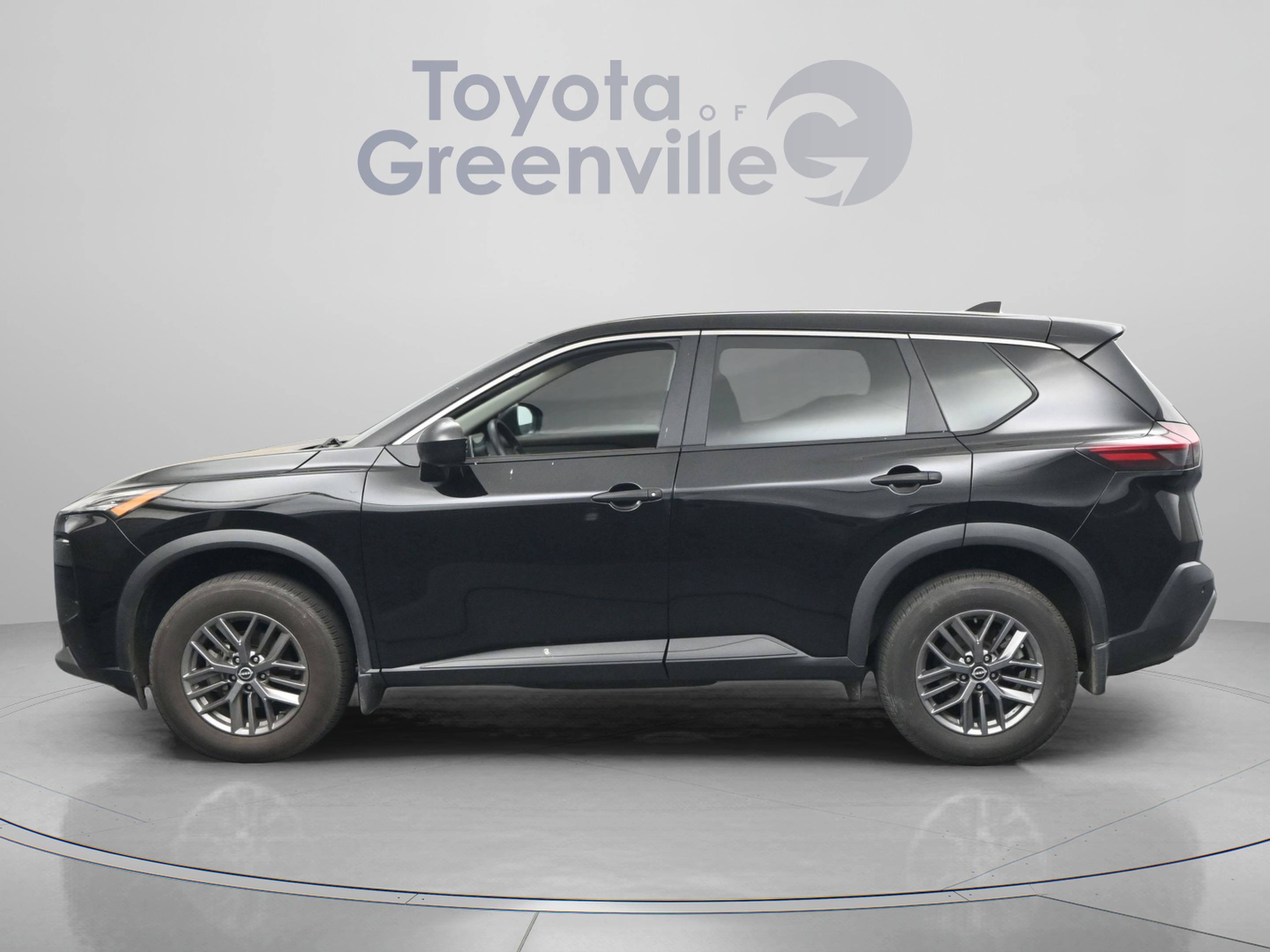 Used 2023 Nissan Rogue S AWD/4WD image 6