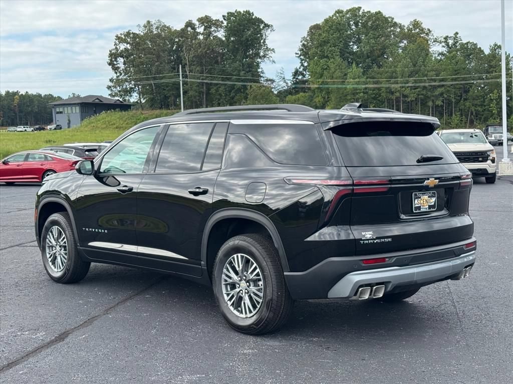 New 2027 Chevrolet Traverse LT FWD image 5