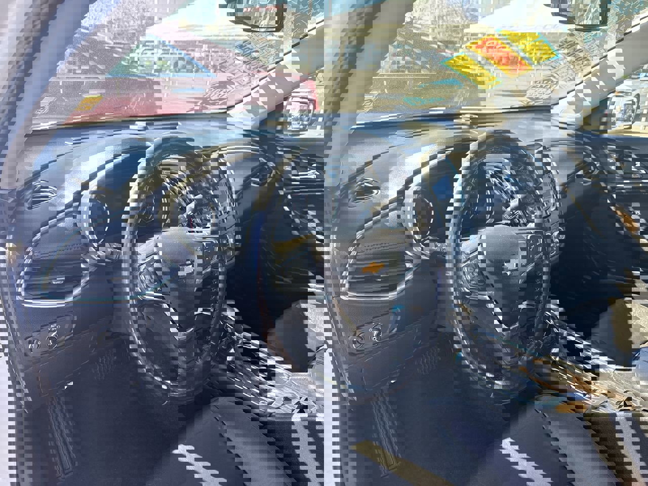 Used 2021 Chevrolet Malibu Premier image 9