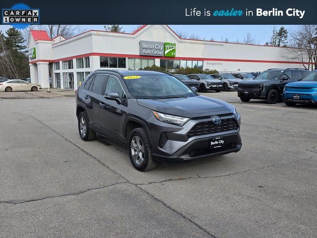 Used 2023 Toyota RAV4 XLE image 1