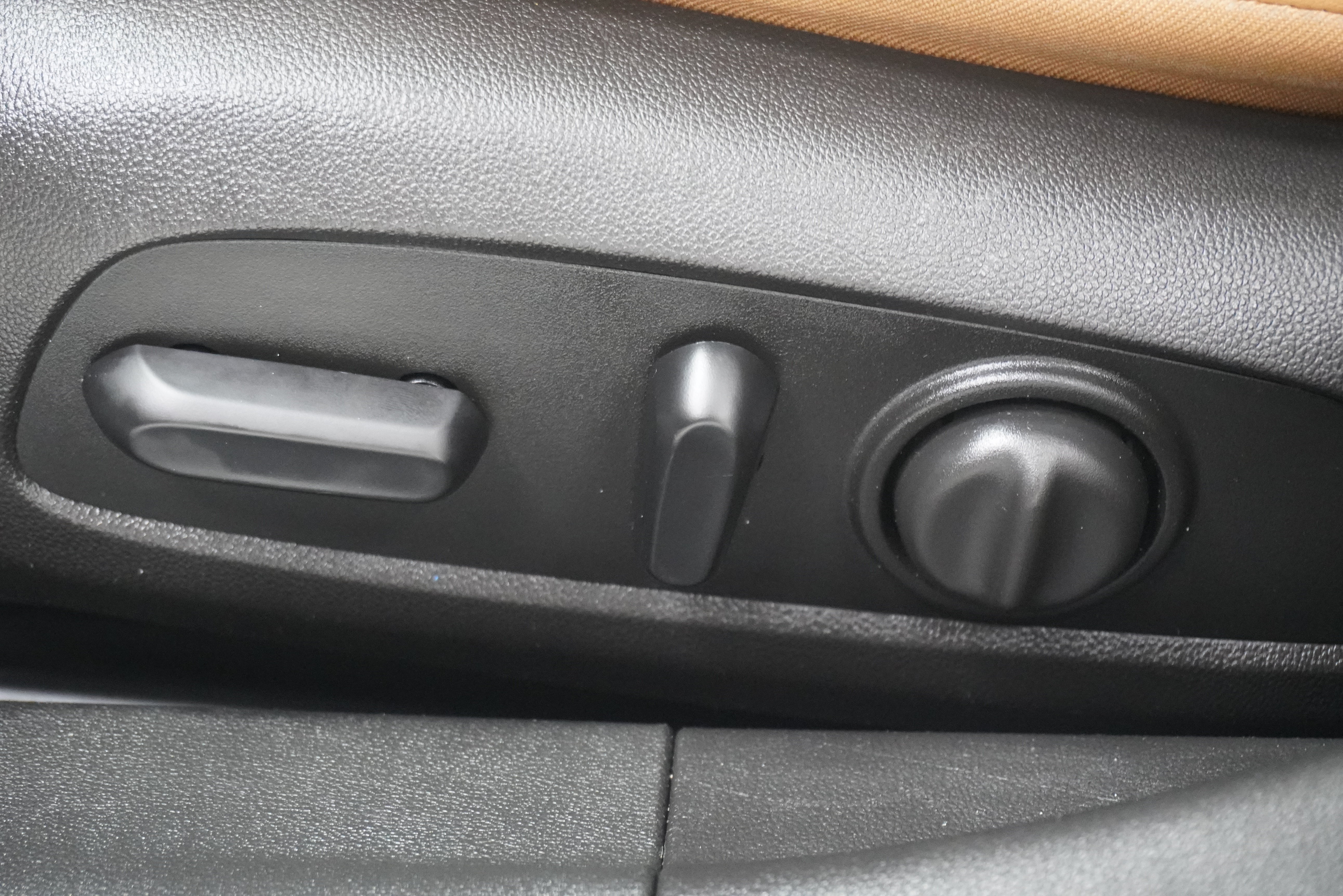 Used 2017 Buick LaCrosse Essence w/ Sights and Sounds Package FWD image 11