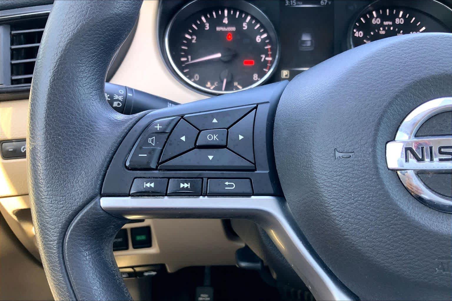 Used 2017 Nissan Rogue S FWD image 24