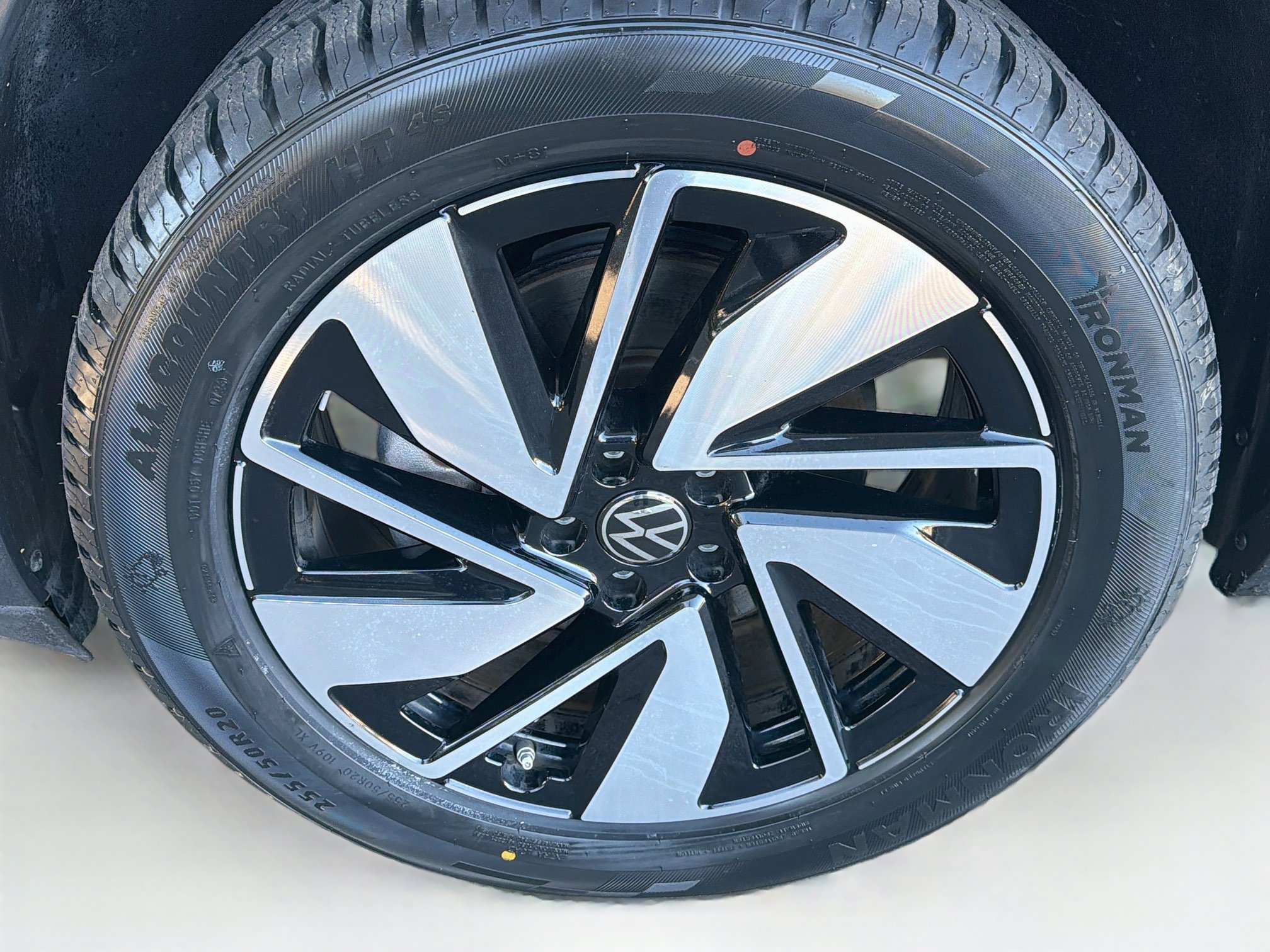 Used 2025 Volkswagen Atlas SE AWD/4WD image 11