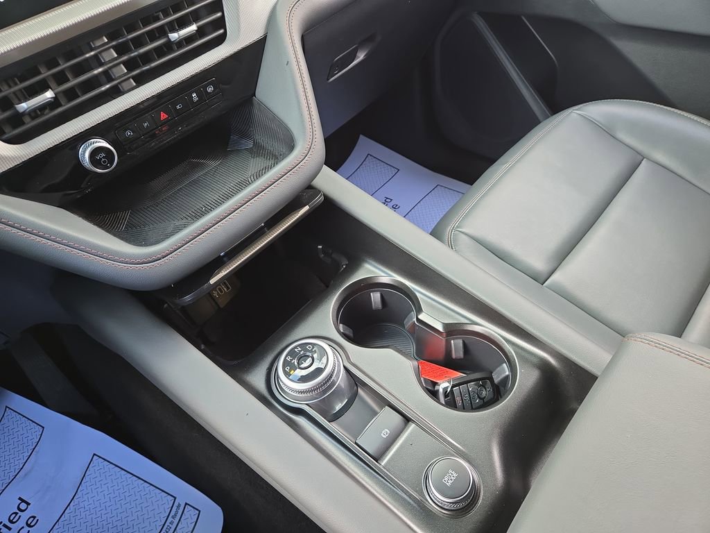 Used 2025 Ford Explorer Active w/ Active Comfort Package AWD/4WD image 26