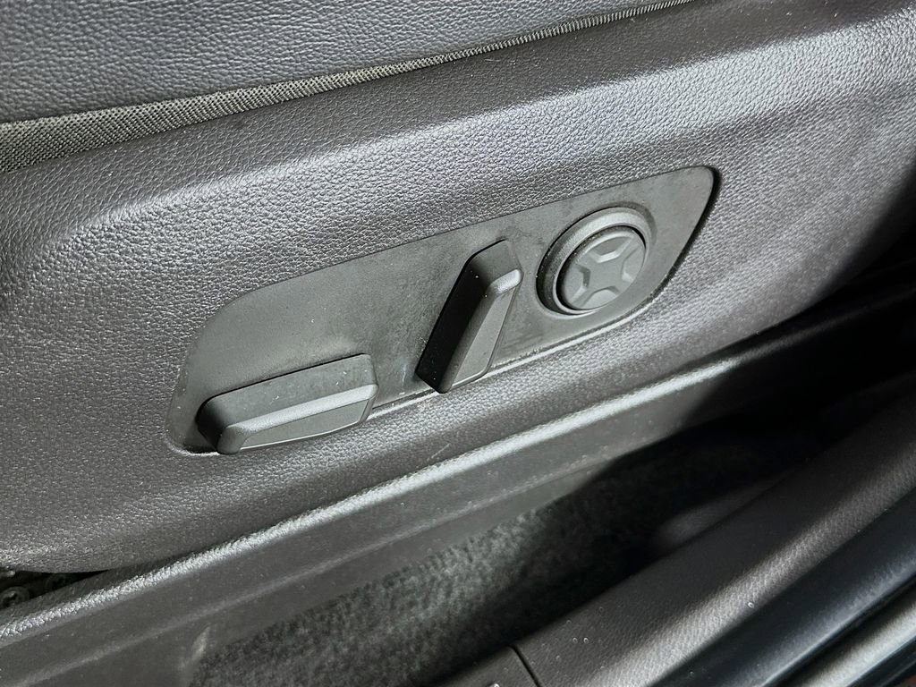 Used 2023 Kia Carnival SX Prestige image 19