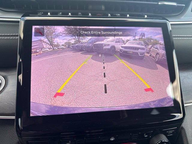 Used 2023 Jeep Grand Cherokee Limited AWD/4WD image 12