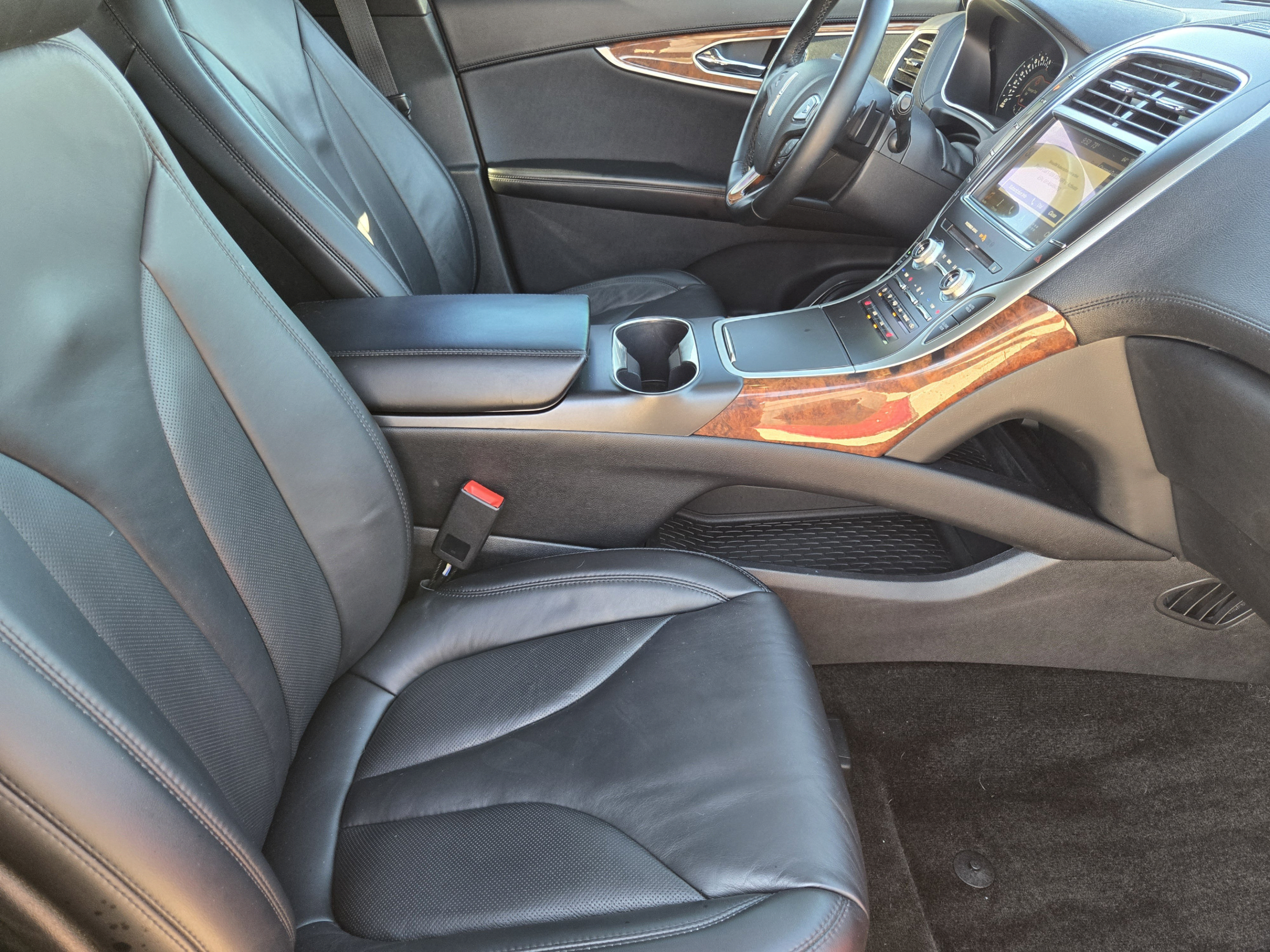 Used 2018 Lincoln MKX Select w/ Select Plus Package FWD image 10