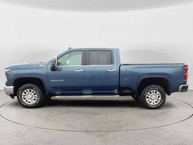 Used 2024 Chevrolet Silverado 3500 LTZ image 2