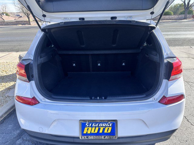 Used 2018 Hyundai Elantra GT FWD image 14