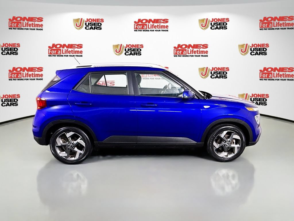 Certified 2023 Hyundai Venue SEL FWD image 17