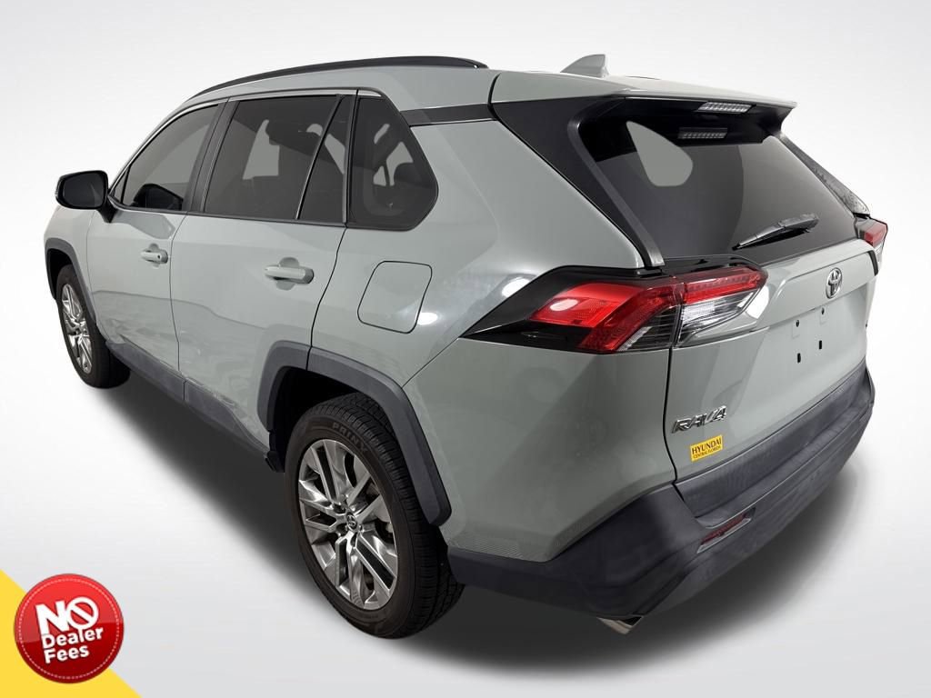 Used 2020 Toyota RAV4 XLE Premium image 5