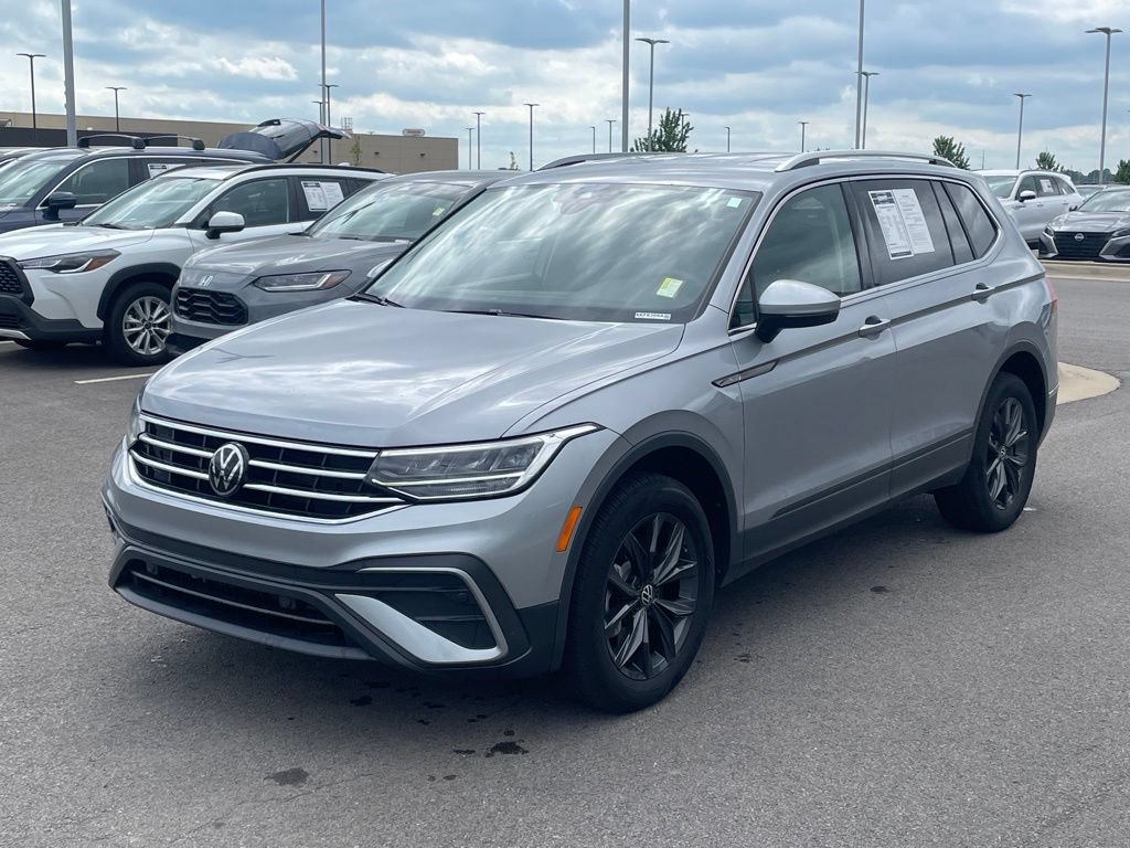 Used 2024 Volkswagen Tiguan SE w/ MDO Package, Two-Row AWD/4WD image 3