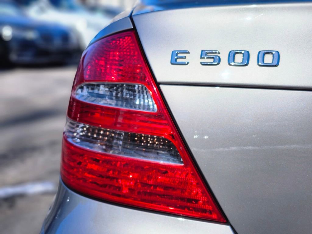 Used 2004 Mercedes-Benz E 500 4MATIC Sedan image 9