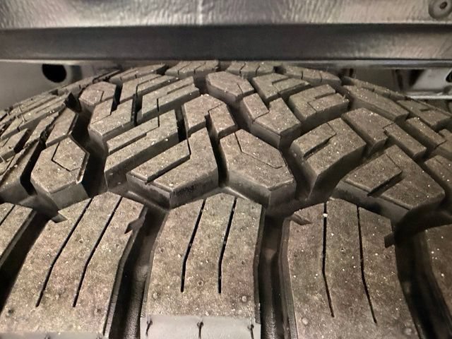 Used 2025 Ford F150 Lariat w/ Equipment Group 502A High AWD/4WD image 15