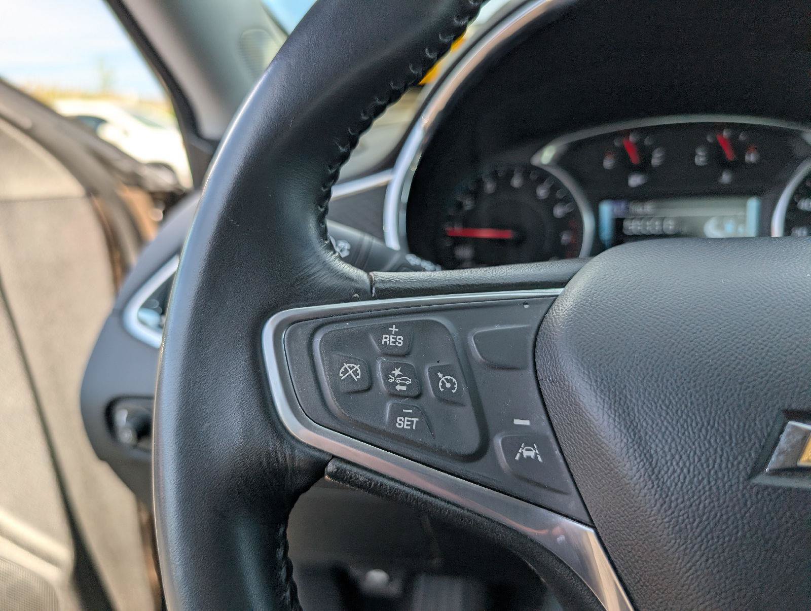 Used 2018 Chevrolet Malibu LT w/ Driver Confidence Package FWD image 11
