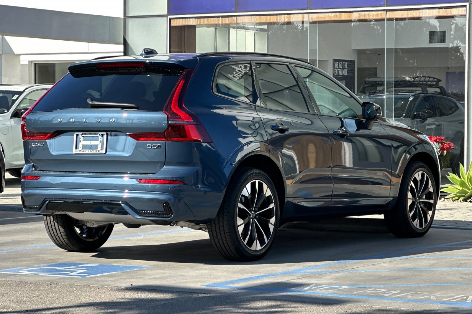 New 2026 Volvo XC60 B5 Plus w/ Climate Package image 5