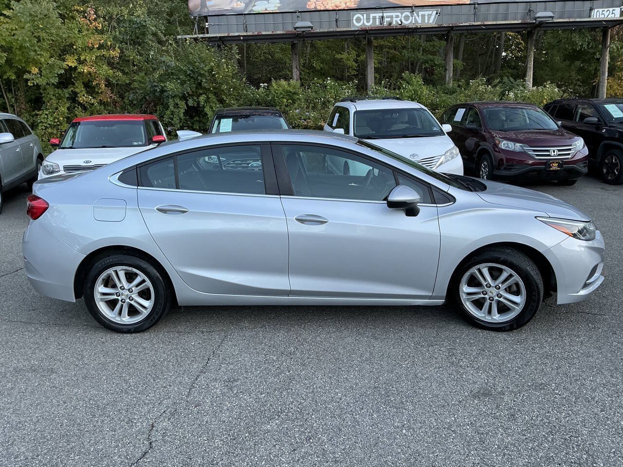 Used 2018 Chevrolet Cruze LT FWD image 5