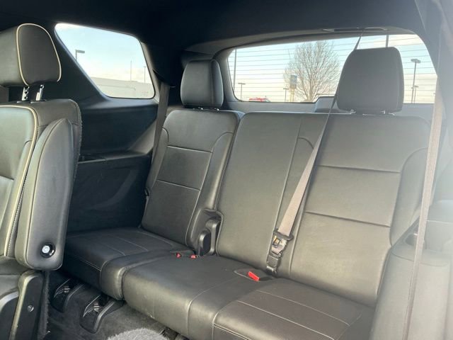 Used 2023 Chevrolet Traverse Premier w/ Redline Edition image 39