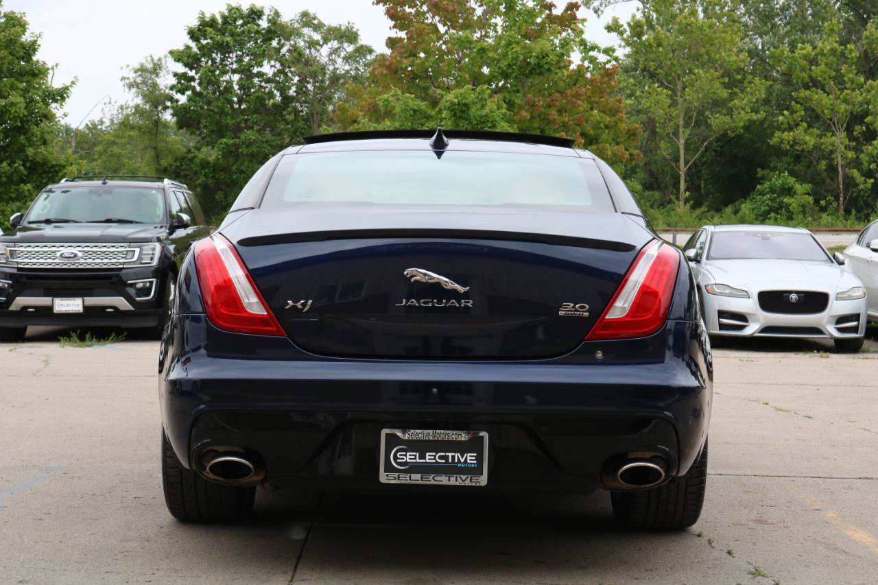 Used 2017 Jaguar XJ R-Sport AWD/4WD image 10