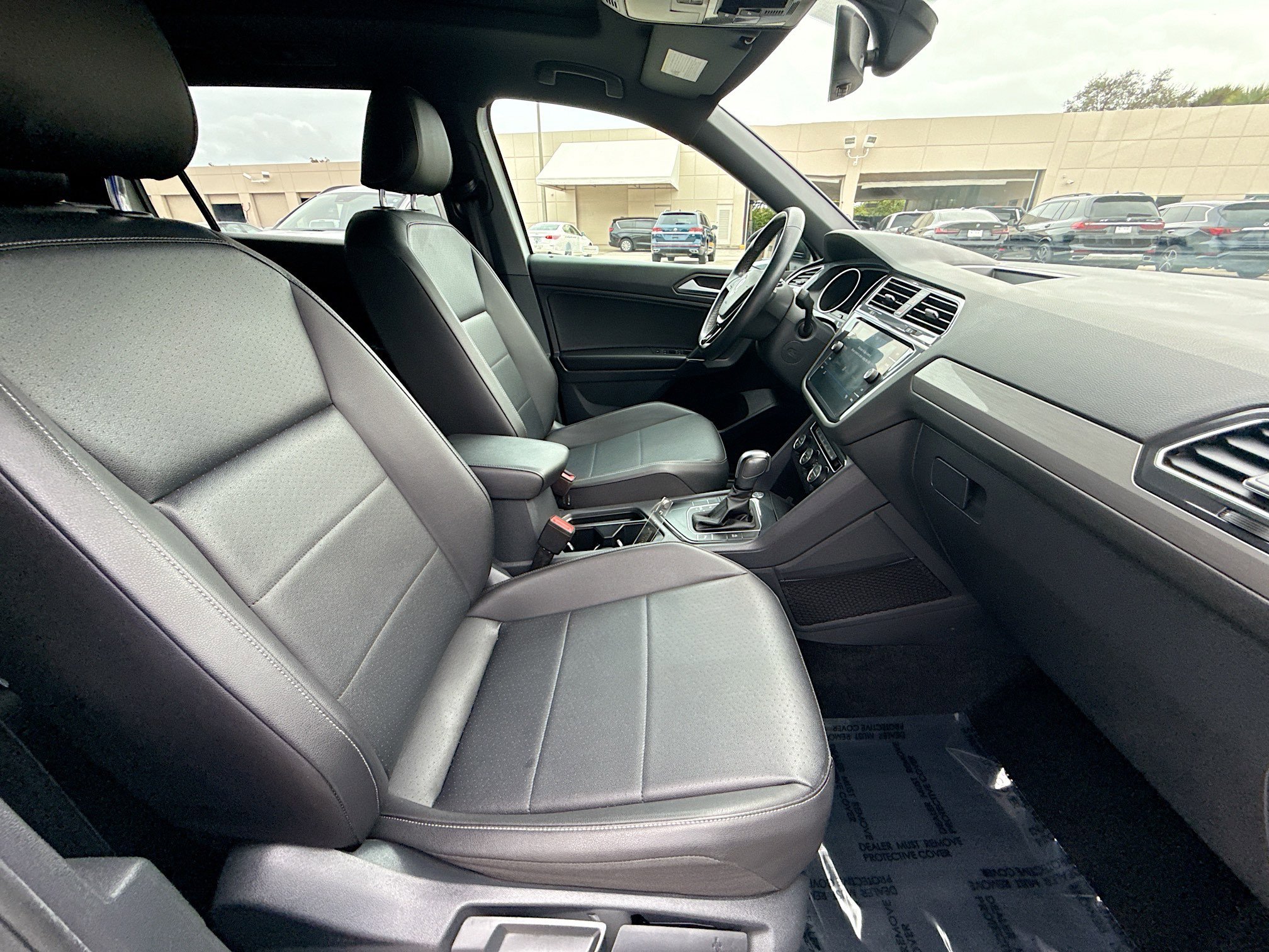 Certified 2020 Volkswagen Tiguan SE R-Line image 33