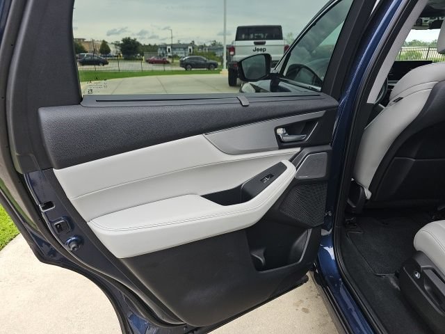 Used 2025 Acura MDX w/ Technology Package FWD image 13