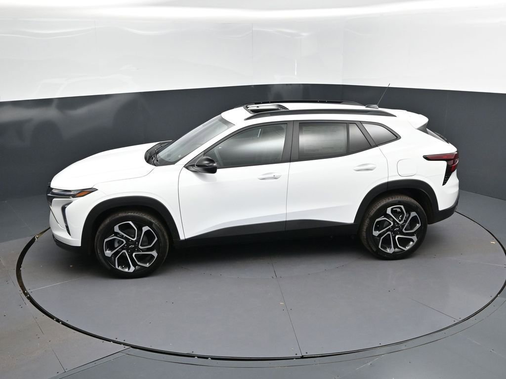 New 2026 Chevrolet Trax RS w/ Sunroof Package FWD image 31