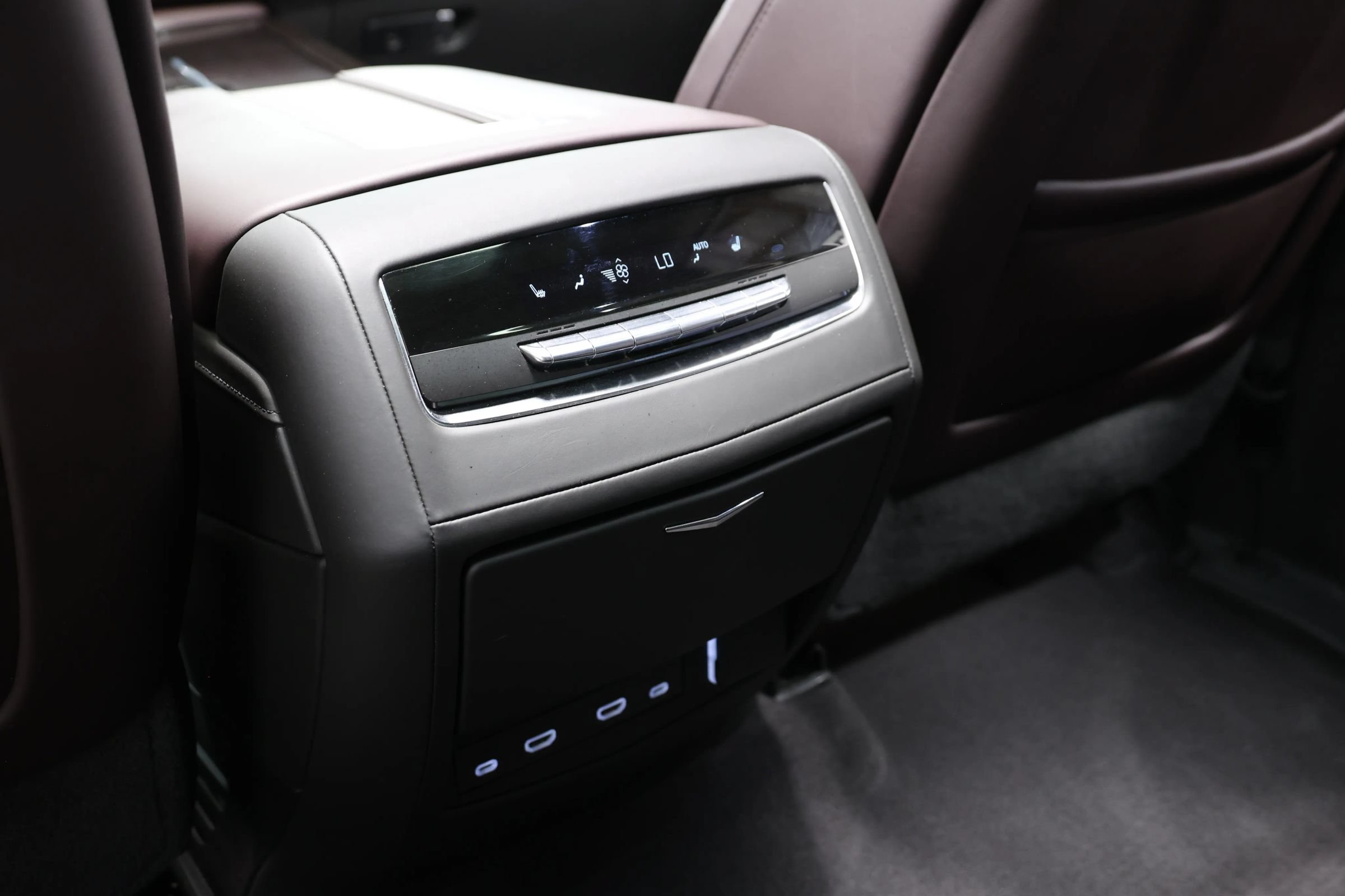 Used 2023 Cadillac Escalade Sport Platinum w/ LPO, ONYX Package RWD image 82