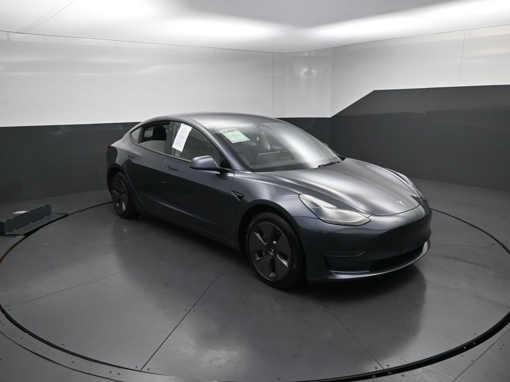 Used 2022 Tesla Model 3 Standard Range RWD image 9