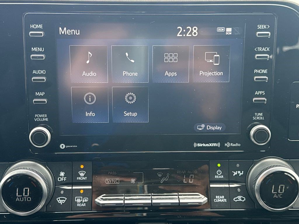 Used 2022 Toyota Highlander LE image 30