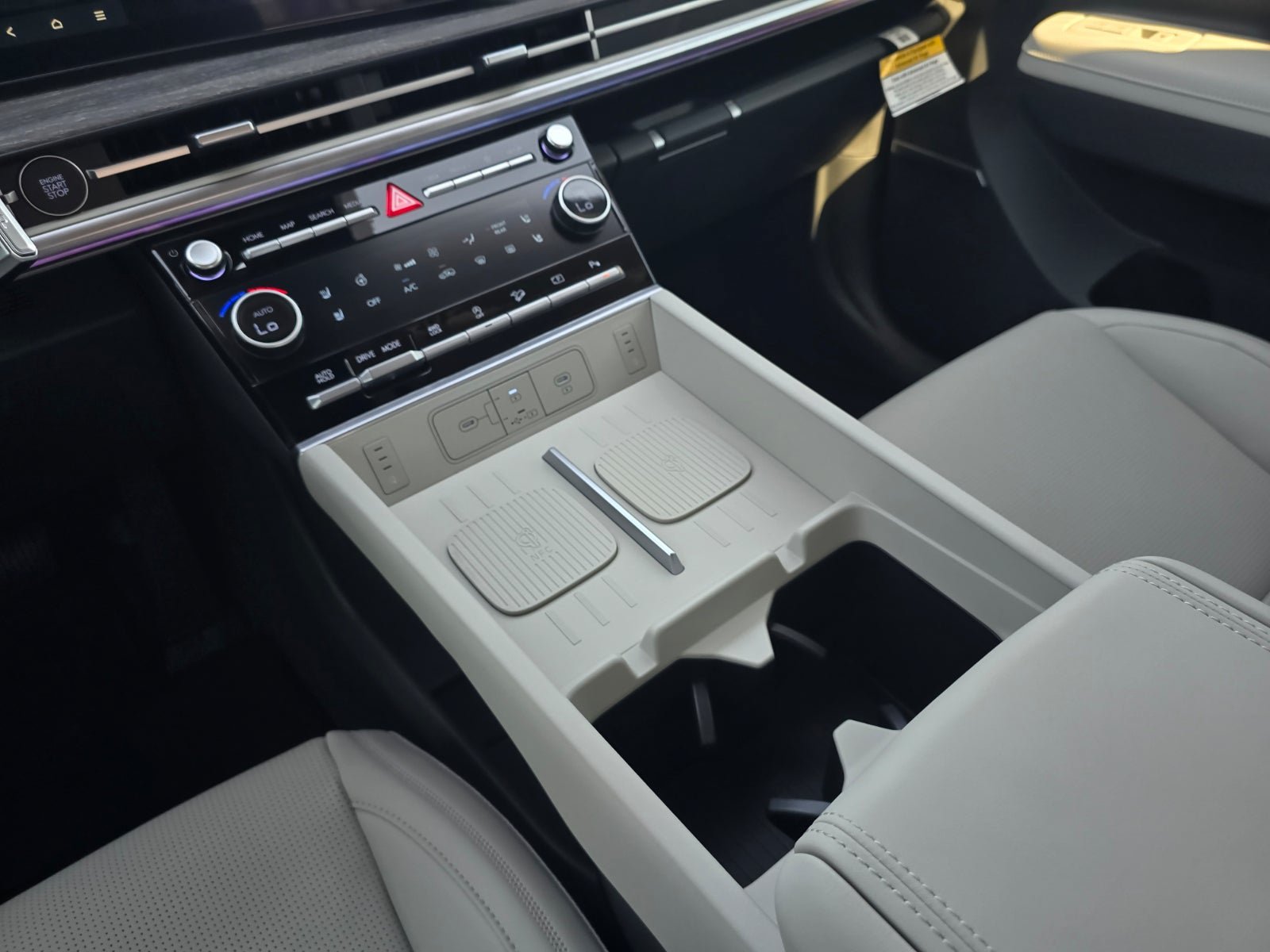 New 2027 Hyundai Santa Fe Calligraphy AWD/4WD image 16