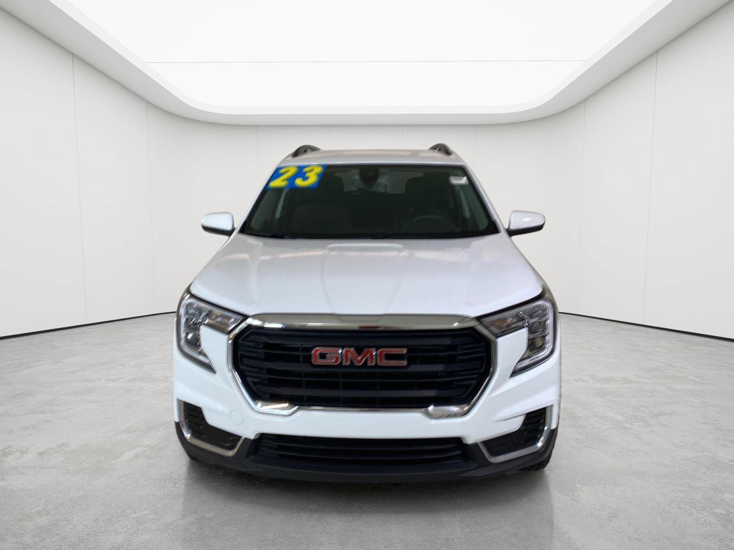 Certified 2023 GMC Terrain SLE w/ Driver Convenience Package AWD/4WD image 3