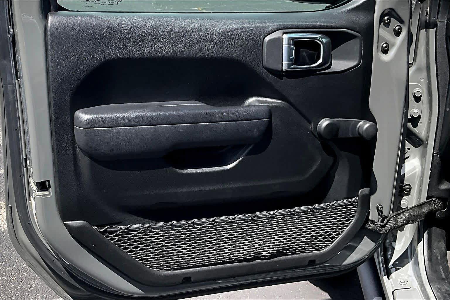 Used 2022 Jeep Wrangler Sport image 23