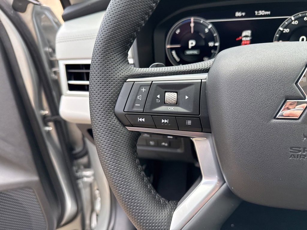 New 2025 Mitsubishi Outlander SEL image 34