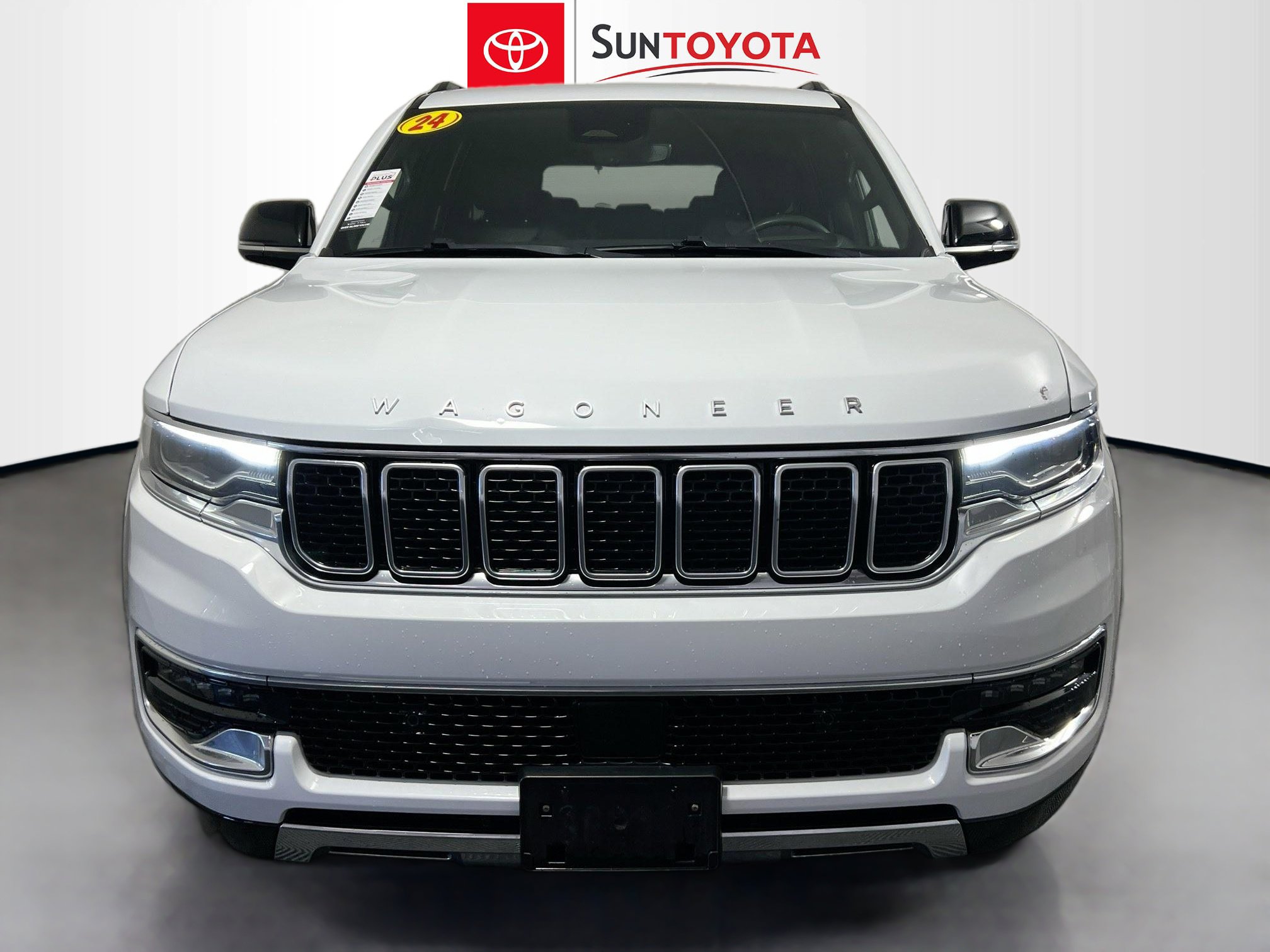 Used 2024 Jeep Wagoneer Series III AWD/4WD image 10