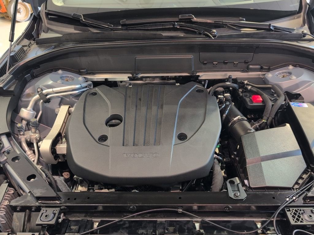 Used 2022 Volvo XC60 B5 Momentum w/ Advanced Package image 56