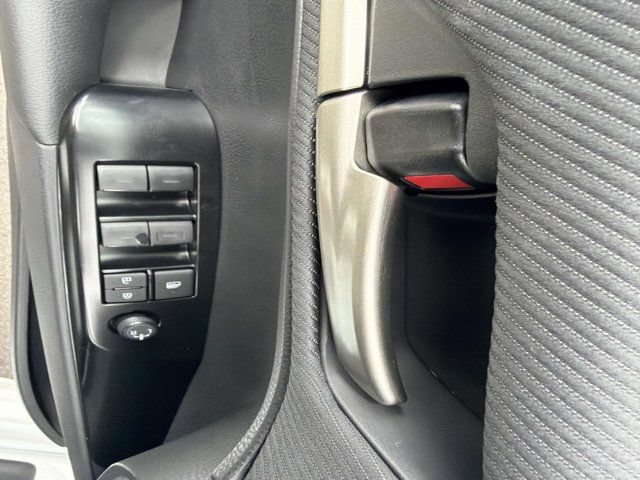 New 2026 Toyota Camry Hybrid FWD image 8