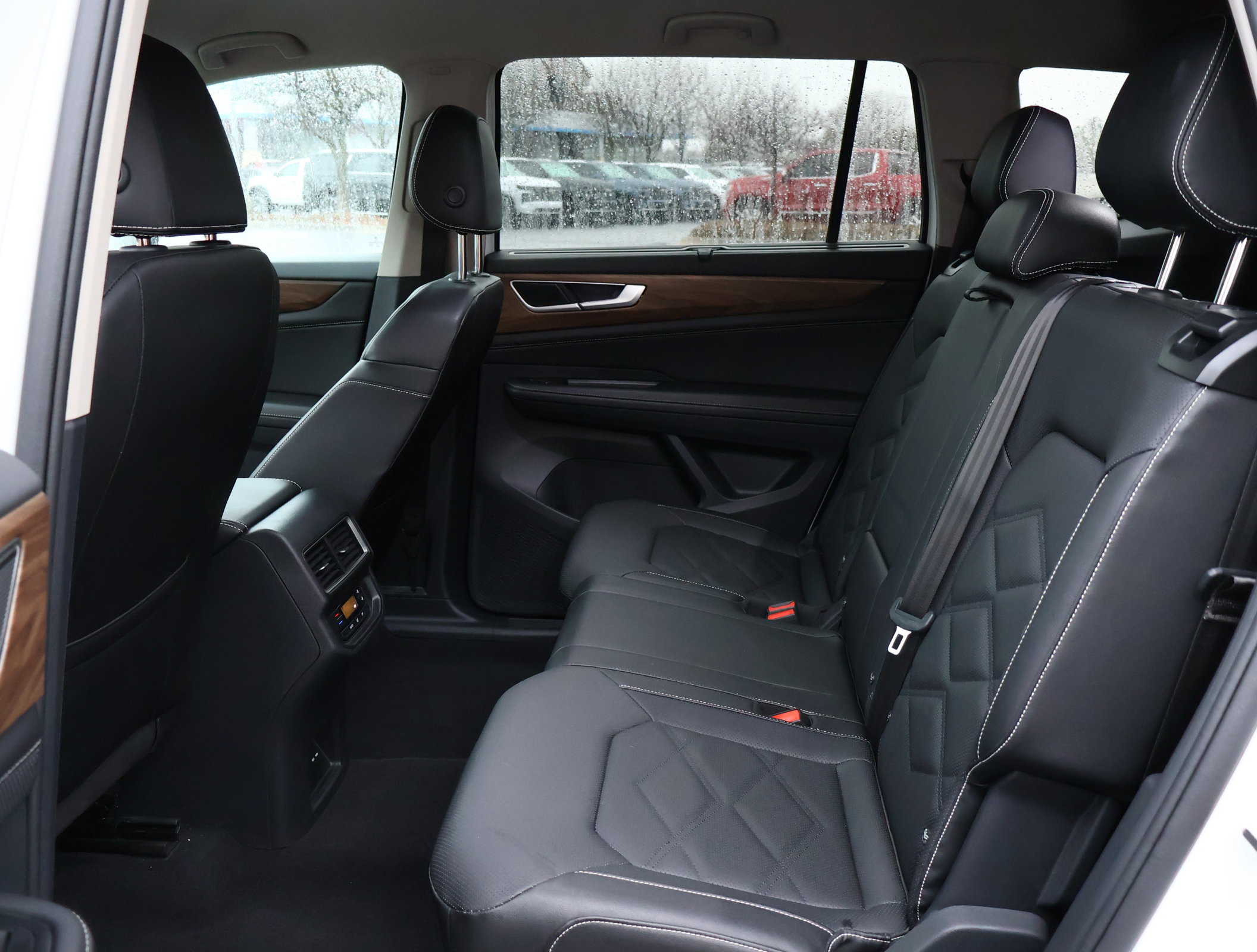 Used 2025 Volkswagen Atlas SE image 20