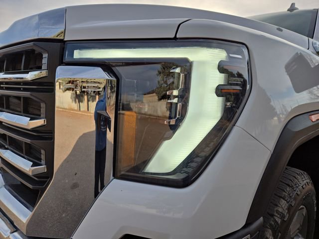 Used 2026 GMC Sierra 3500 SLT image 6