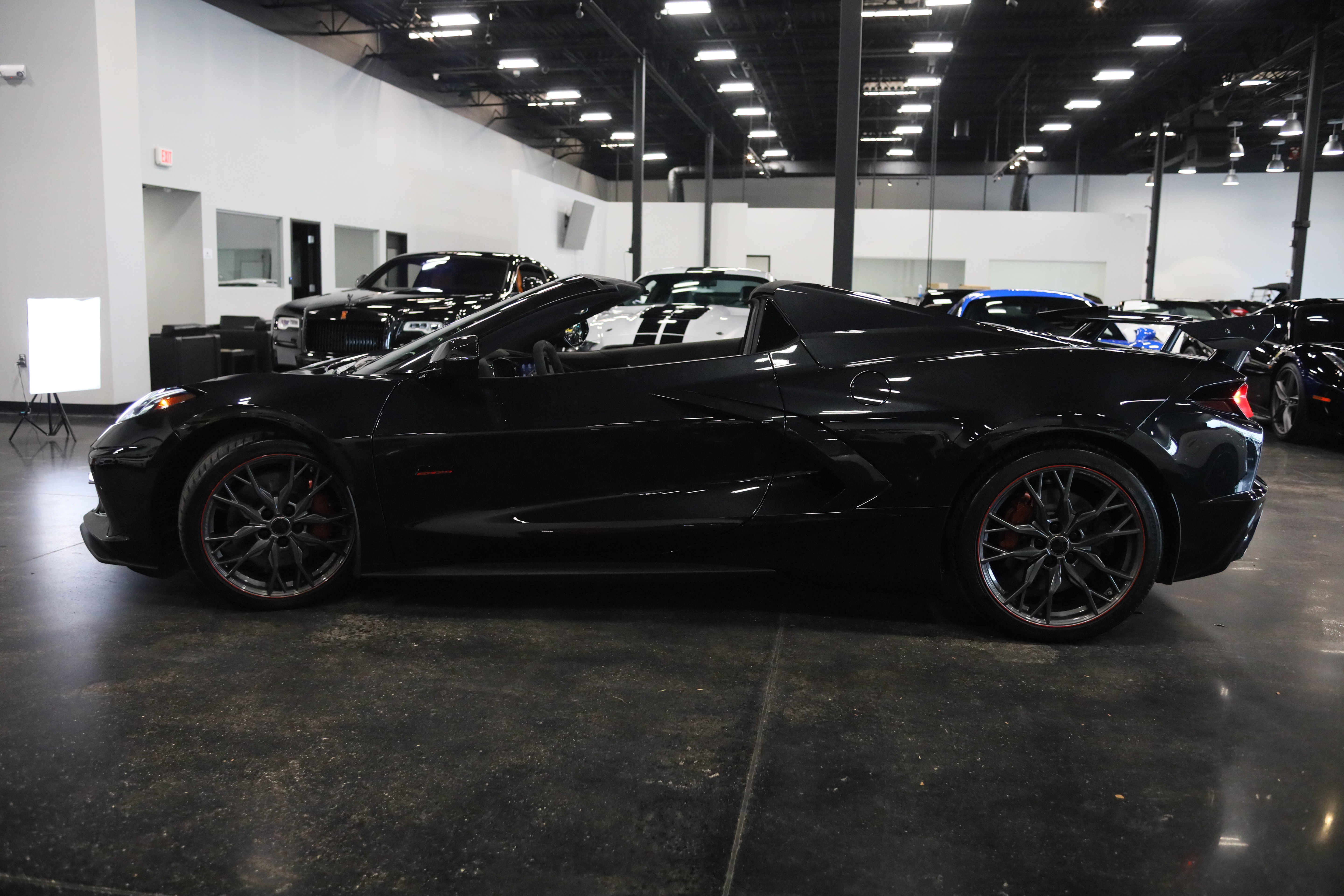 Used 2023 Chevrolet Corvette Stingray Premium Conv w/ Z51 Performance Package RWD image 12