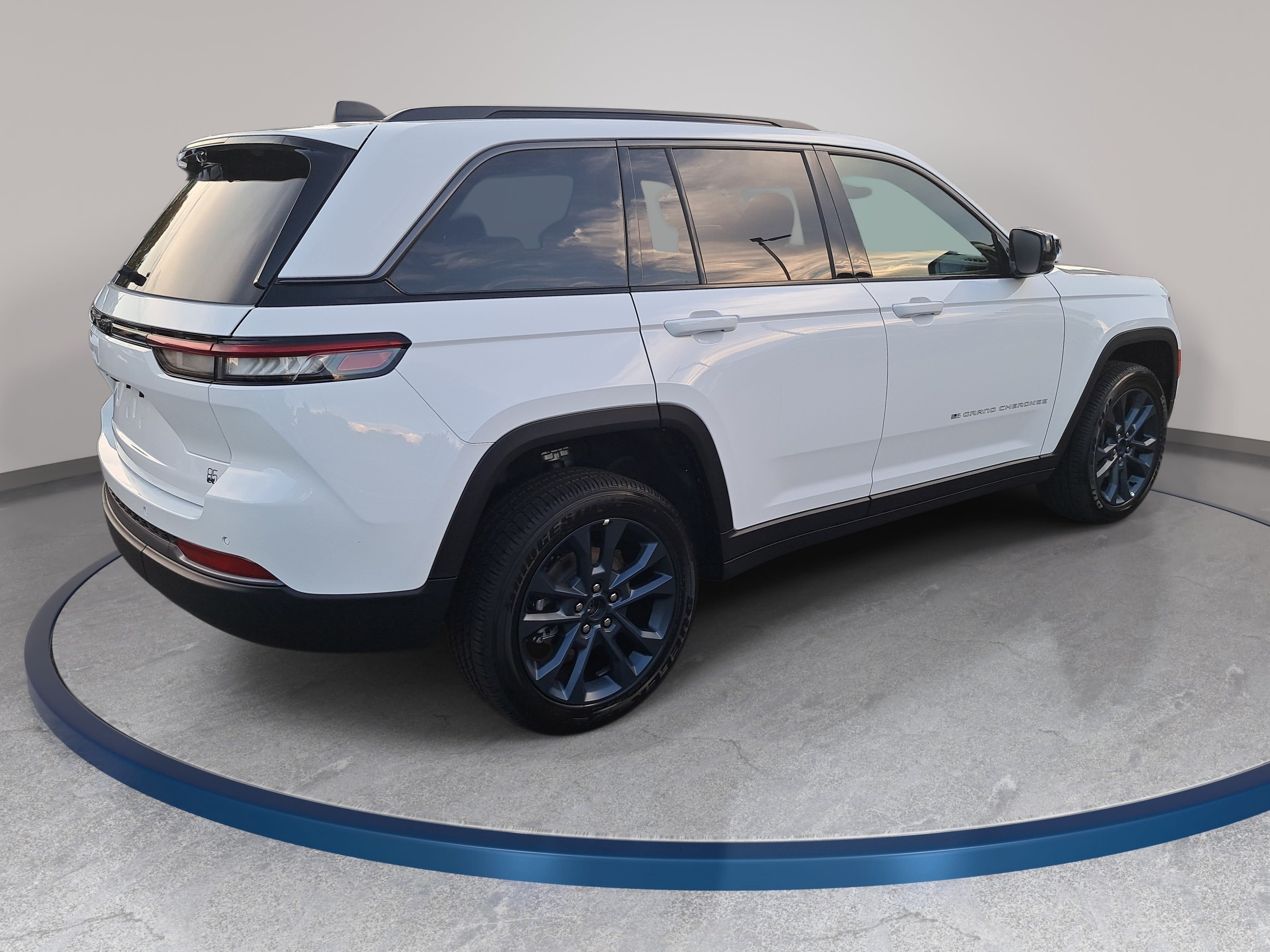 New 2026 Jeep Grand Cherokee Limited AWD/4WD image 5