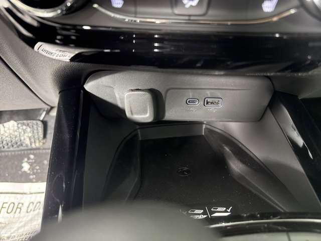 New 2026 Chevrolet Trax RS w/ Sunroof Package image 32