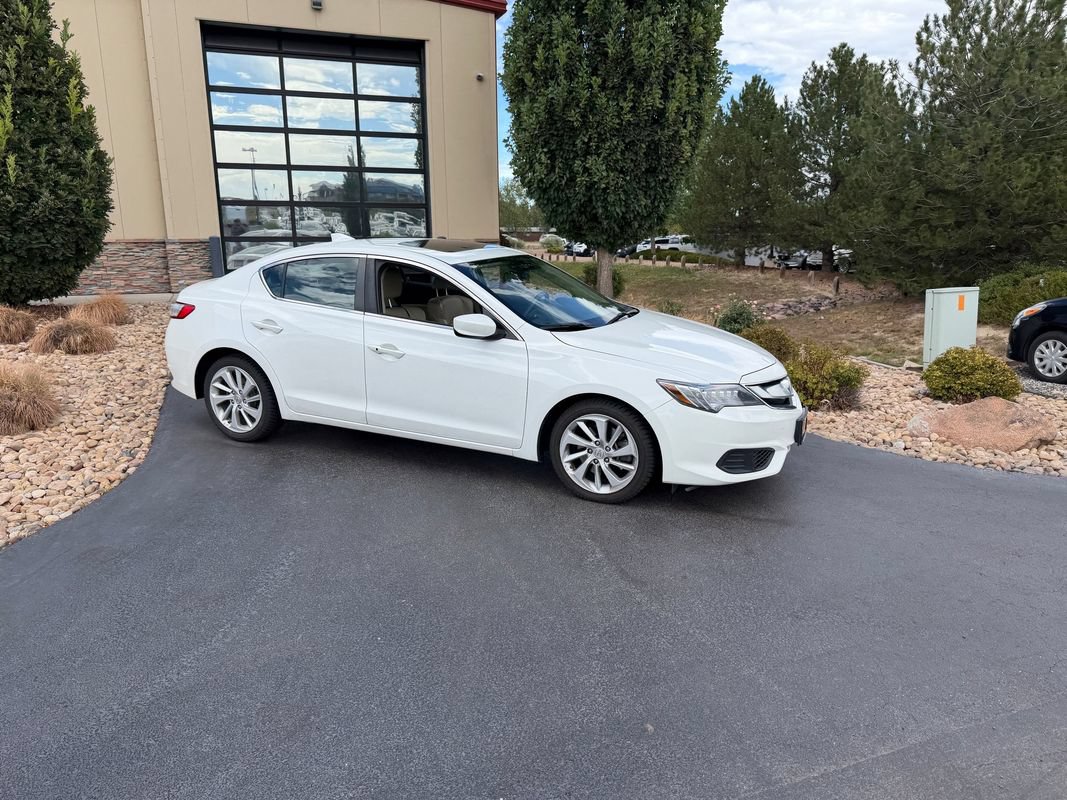 Used 2017 Acura ILX w/ Technology Plus Package FWD image 3