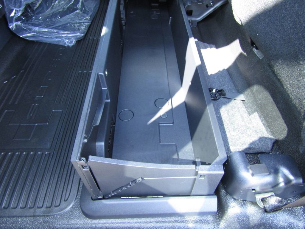 New 2026 Ford F350 Lariat w/ FX4 Off-Road Package image 12