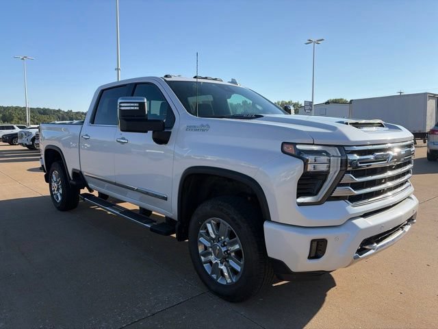 Used 2024 Chevrolet Silverado 2500 High Country w/ High Country Premium Package AWD/4WD image 1