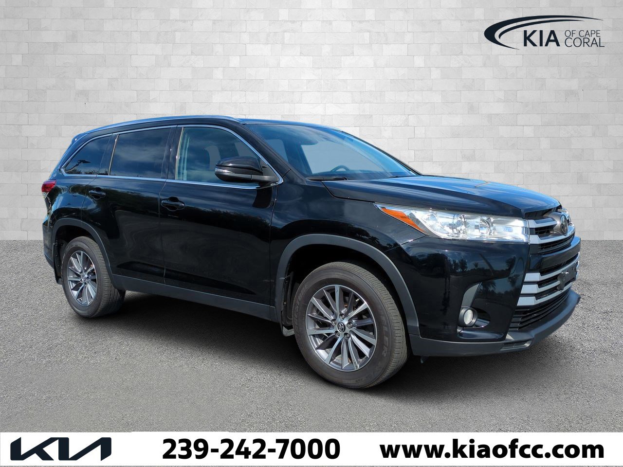 Used 2019 Toyota Highlander XLE video 1