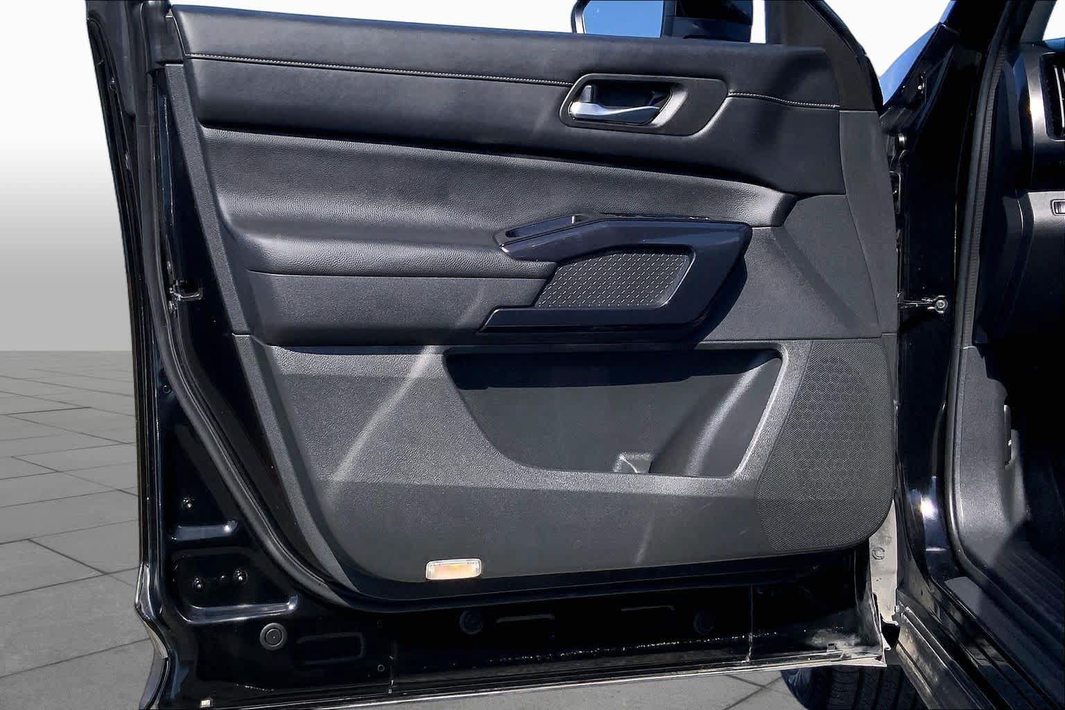 Used 2022 Nissan Pathfinder SV FWD image 21