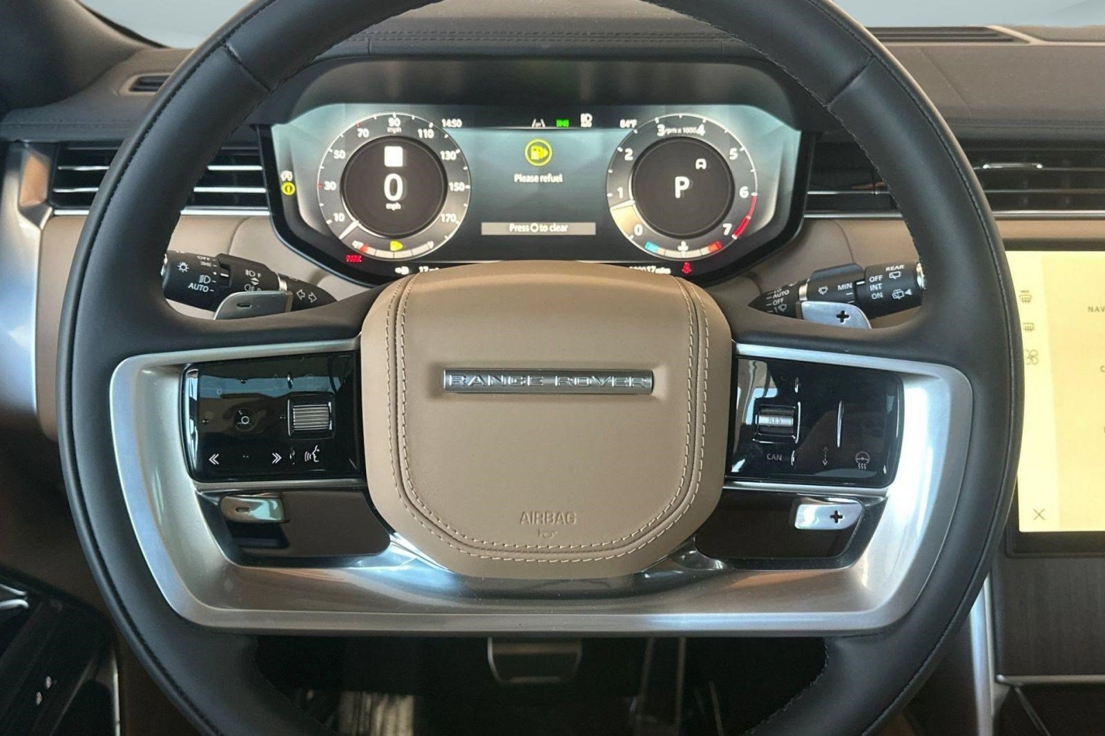 New 2026 Land Rover Range Rover Long Wheelbase SE AWD/4WD image 16
