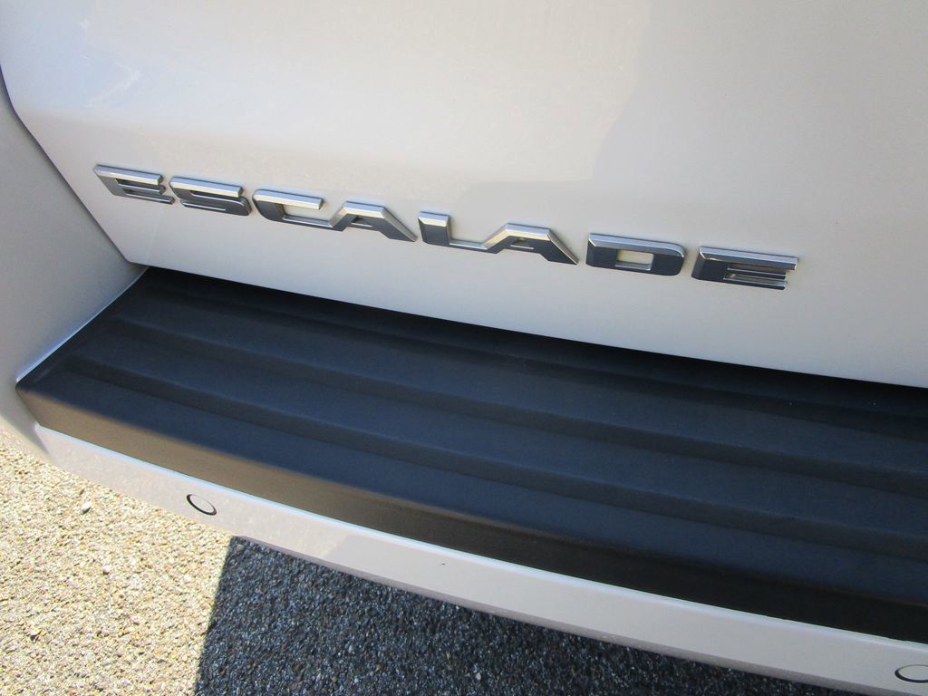 Used 2020 Cadillac Escalade Luxury image 10