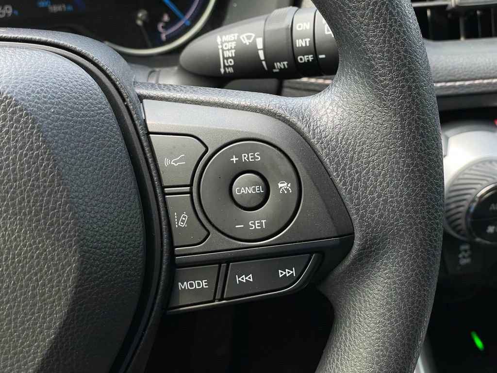 Used 2025 Toyota RAV4 XLE image 14