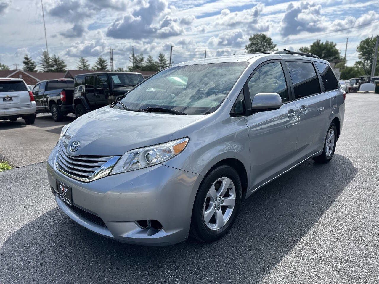 Used 2015 Toyota Sienna LE FWD image 3